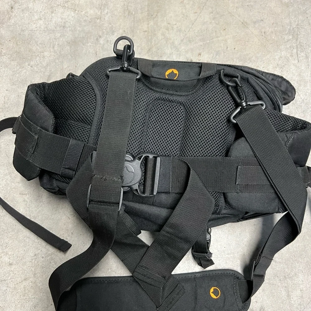 Black Lowepro Men's camera bag